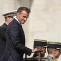 Novi nacrt zakon zakona o zabrani društvenih mreža za mlađe od 15 godina Makron ne odustaje nakon što je francuski Ustavni…