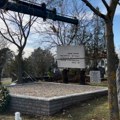 Vraćen spomenik srpskim vojnicima u Prištini: Ponovo je na mestu na kojem je bio