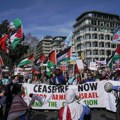 Masovan protest u Londonu: Desetine hiljada ljudi na maršu zatražile hitan prekid vatre u Gazi (foto)