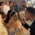 Torta do plafona, Mlada u kristalnoj venčanici Isplivali novi detalji sa preskupe svadbe poznatog fudbalera i Grkinje
