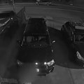 Kamere snimile pokušaj otmice! Žena iskočila iz auta u pokretu i pobegla otmičaru, prošla je kroz pakao (video)