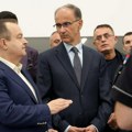 Prmeijer Macut i ministar Dačić posetili Komandno-operativni centar MUP