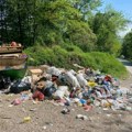 Građani „krivi“, računi veći, a smeće svuda: Iz kontejnera u Užicu preliva