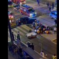 UZNEMIRUJUĆ VIDEO Zaleteo se automobilom u navijače PSŽ-a: Jedna osoba životno ugrožena, vozač krenuo da beži