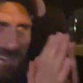 Ono što je Đoković uradio usred noći na ulici Pariza, navijači će pamtiti - Stao je i skopio ruke...