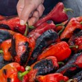 Dok nas jedni deru za 250, drugi papriku prodaju za 100 dinara! Srbi besni zbog cene u marketima, a evo gde je jeftino