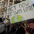 Klimatski protesti u Holandiji: Desetine hiljada ljudi na ulicama Haga bori se protiv "klimatske nepravde"
