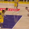 "Udario si me u k***c": Luka Dončić doživeo bolan momenat protiv Jokića, žalio se, a TV kamere sve snimile