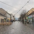 Vreme danas pretežno oblačno i hladno, ponegde slabe padavine