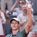 Siner lako do osmine finala u Madridu, Italijan sve bliži novoj masters tituli