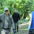 SNS organizovao akciju čišćenja Fruške gore, učestvovao i Vučević