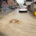 Oluja protutnjala Novim Pazarom, velika količina vode na ulicama