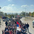 (Foto) Mladi jutros nastavili put ka Novom Sadu: peške idu na skup "Ujedinjene Srbije"