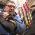 Mujo je jedan od poslednjih čistača cipela u Beogradu: Svraćali mu Petar Kralj i Gidra Bojanić