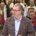 "Ovaj tim je kao real Madrid": Vučić na mitingu u Novom Sadu: Doveli smo u grad 10 fabrika, prihvatićemo svaki izborni…