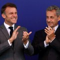 Sarkozy: Francuska je desničarska i treba imati desničarskog premijera