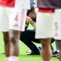 Podneo ostavku nakon neviđenog raspada i ispuštene titule