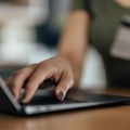 Polovan laptop za školu: Isplativa kupovina ili zamka?