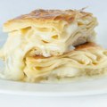 Poražavajući podaci inspekcije Svaki peti pekar ubacuje stavlja lažni sir u burek! Evo i kakva je higijena u srpskim pekarama…