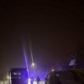 (Video) Saobraćajna nesreća na Ibarskoj magistrali: Sudar autobusa i automobila, saobraćaj obustavljen