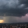 Novo pogoršanje vremena stiže u Srbiju Čubrilo upozorava na pljuskove, olujni vetar i moguće vremenske nepogode