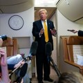 Трамп променио авион на повратку у САД: "Иран је звао, очајнички желе да постигну договор"