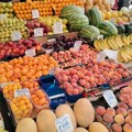 Ne kupujte napamet! Evo šta je sada pojeftinilo na pijacama, dok su ova tri omiljena voća poskupela