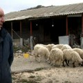 Zdravko je jedini stanovnik u selu Struje nema od '74 ni vode, ali se ne žali: Zovu me gradonačelnik, preživeo sam pad…