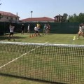 Budući teniski šampioni treniraju u Prnjavoru kod Šapca