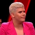 Procurio privatni snimak Uroša stanića Napravio haos u srednjoj školi, uvija se i pada na pod (video)