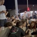 Kragujevac: Studenti i građani protestuju zbog hapšenja studenta – blokirana raskrsnica kod Zastavinog solitera