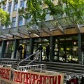 Obustavljen postupak protiv SNS aktivista koji su u Novom Sadu slomili studentkinji vilicu