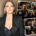 Uroš Živković na ivici suza zbog Aleksandre Prijović: Emotivni snimak sa gala svadbe: Mladoženja kiti muzičare i drži se za…