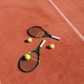 VIDEO Sramota kakvu tenis ne pamti i bruka koja obilazi svet: Dobila specijalnu pozivnicu, a ne zna da drži reket