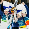 Reprezentacija Slovenije u ski skokovima odbranila zlato u mešanom ekipnom takmičenju na ZOI
