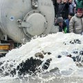 Mlekari drugi dan blokiraju Ibarsku magistralu: Protest se proširio u još jedan deo Srbije