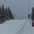 (Video) Zabeleo se Kopaonik: Formirao se znatan snežni pokrivač, skijaši uživaju