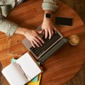 How to Refresh Old Content With a Paraphrasing Tool