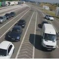 Pojačan saobraćaj pred vikend: Očekuju se gužve i na graničnom prelazu Preševo