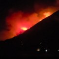 (Video) Vatra se približava kućama, sprema se masovna evakuacija! Ogroman požar u Crnoj Gori nastavlja da se širi: Ugrožena i…