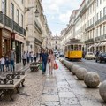 Malo ko zna čemu stvarno služe betonske kugle na trotoarima: Nisu tu bez razloga