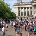 Žestoki sukobi u Portsmutu: antimigrantski demonstranti sukobili se sa kontramitingašima