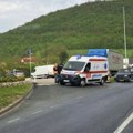 Užas na magistrali prema crnoj gori Sudar dva putnička vozila i autobus, ogromne kolone vozila u oba pravca