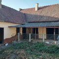 Prodaje kuću u Srbiji za 13.500 evra: Ali uz jedan uslov, još je jetinija (foto)