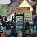 Vlada sve više "steže kaiš", a pregovori bez uspeha: Štrajku paora pridružuje se železnica: Nemačka u stanju pobune…
