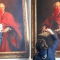 Propalestinski demonstranti oštetili portret lorda Balfura na Univerzitetu Kembridž