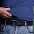 Želite da sakrijete stomak? Pogledajte trik koji vam omogućava da izgledate super fit u omiljenoj odeći!