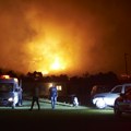 Evakuisana četiri naselja na ostrvu Evija zbog požara, vatrogasci cele noći gasili vatru