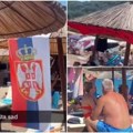 (Video) Rat peškirima na najpoznatijoj crnogorskog plaži Srpski i albanski turisti u "obračunu", evo kako se sve završilo