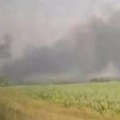 Serija požara kod Inđije, vatrogasci imaju pune ruke posla: Jak vetar izaziva sve veće širenje vatre (video)